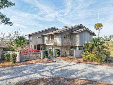A Rare Point Comfort Peninsula Property. Tucked away on one of - photo 2