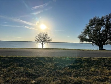 Lake Lot For Sale in Mabank, Texas