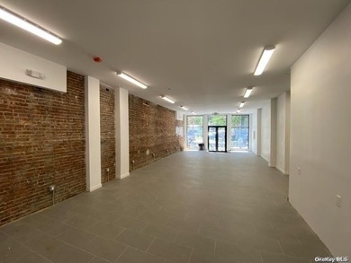 Introducing an exceptional three-story mixed-use building - photo 4