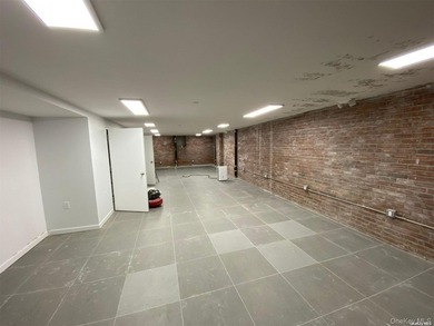 Introducing an exceptional three-story mixed-use building - photo 10