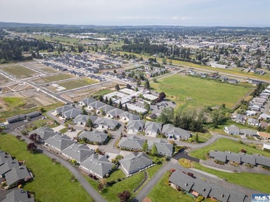 Beautiful single-level townhome in desirable Maple Ridge Estates - photo 50