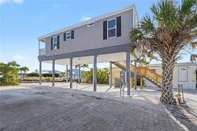 Newly constructed waterfront home offering beautiful back bay - photo 4