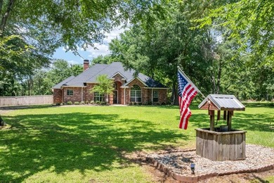 Cedar Creek Lake Home For Sale in Eustace Texas