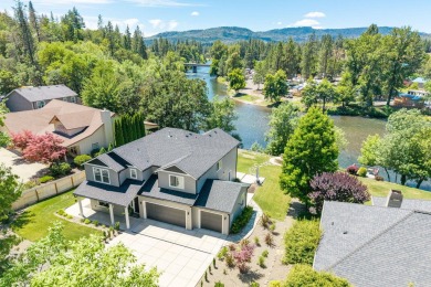Lake Home For Sale in Shady Cove, Oregon