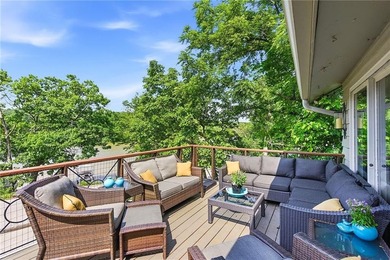 Welcome to 139 Lakeshore Drive South, a beautifully maintained - photo 24