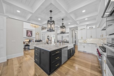 RECENT PRICE IMPROVEMENT OF ~$400K- An extraordinary custom golf - photo 27