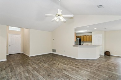 Welcome home to this charming 3-bedroom, 2-bathroom residence - photo 6