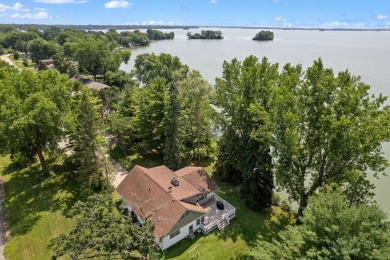 Lake Home For Sale in Beaver Dam, Wisconsin