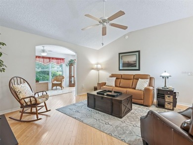 TURNKEY AND WELCOMING, THIS BEAUTIFULLY MAINTAINED 3-BEDROOM - photo 11