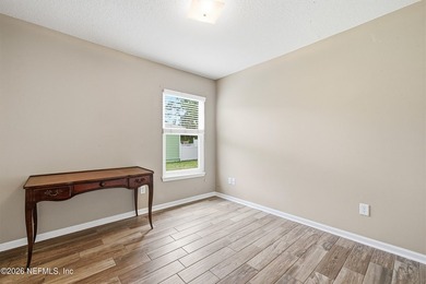 Lovely, move in ready townhome located just off of Monument Road - photo 17