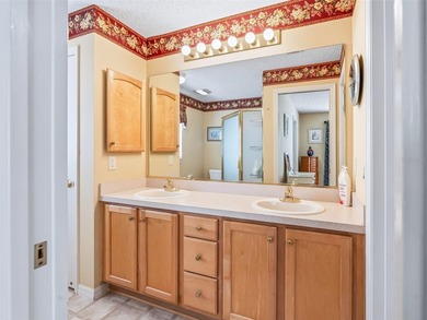 TURNKEY AND WELCOMING, THIS BEAUTIFULLY MAINTAINED 3-BEDROOM - photo 20