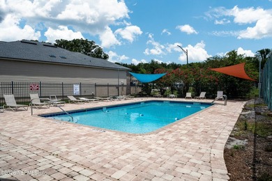 Lovely, move in ready townhome located just off of Monument Road - photo 28