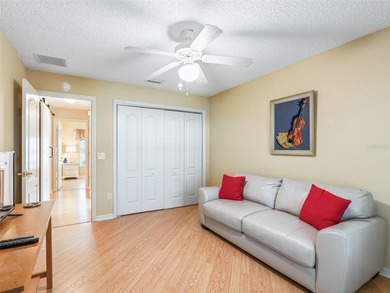 TURNKEY AND WELCOMING, THIS BEAUTIFULLY MAINTAINED 3-BEDROOM - photo 29