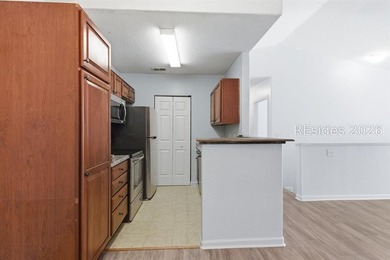 Beautifully updated remodeled second floor Villa. 2 bedrooms, 2 - photo 8