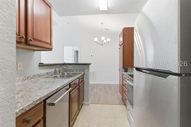 Beautifully updated remodeled second floor Villa. 2 bedrooms, 2 - photo 10