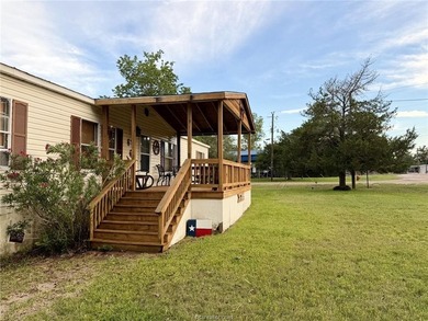 Welcome to your spacious lake-area retreat in Birch Creek Forest - photo 4