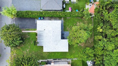Own in the Heart of the Design District! Charming and bright - photo 2
