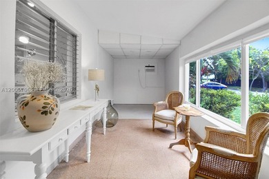 Own in the Heart of the Design District! Charming and bright - photo 5