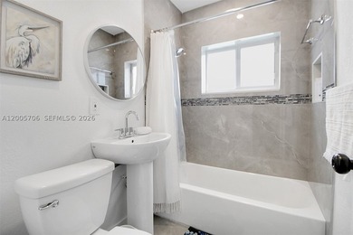 Own in the Heart of the Design District! Charming and bright - photo 10