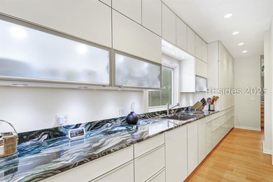 This sophisticated Marsh Island turn-key home offers a perfect - photo 11