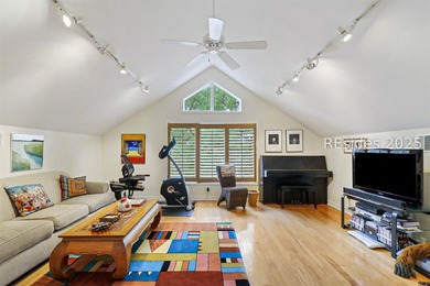 This sophisticated Marsh Island turn-key home offers a perfect - photo 31