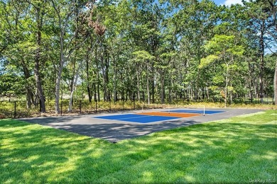 Discover the epitome of modern elegance at 95 North Summit - photo 3