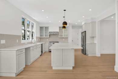 Discover the epitome of modern elegance at 95 North Summit - photo 7
