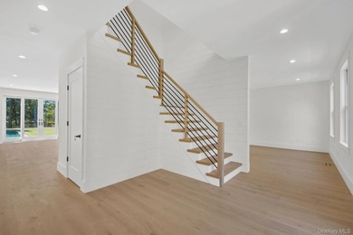 Discover the epitome of modern elegance at 95 North Summit - photo 9