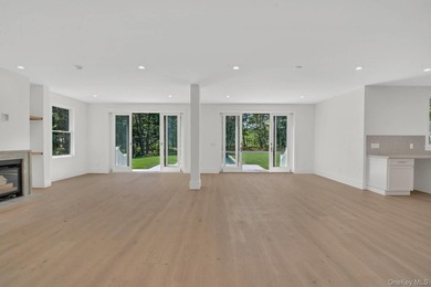 Discover the epitome of modern elegance at 95 North Summit - photo 10