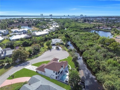 This 3 Bedroom , 2.5 bath custom-built home offers exceptional - photo 6