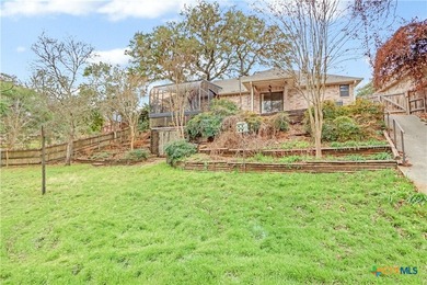 This garden style home is tucked away in pocket neighborhood - photo 6