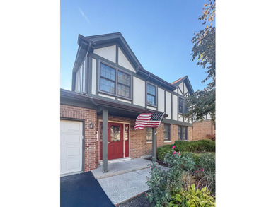 Lake Condo For Sale in Bloomingdale, Illinois