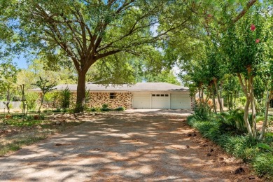 Lake Sam Rayburn  Home For Sale in Etoile Texas