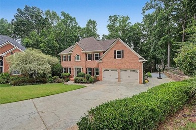 Impressive 5 bedroom , 3.5 bath Executive Home perfectly - photo 3
