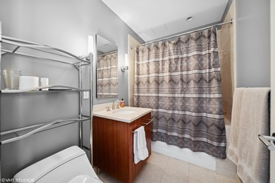 Exquisite Urban Sanctuary with Breathtaking Panoramas Indulge in