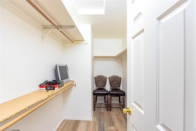 Welcome to this pristine 3BR/2BA home located on a quiet street - photo 15