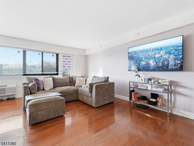 Welcome to this beautifully appointed move-in-ready condo - photo 19