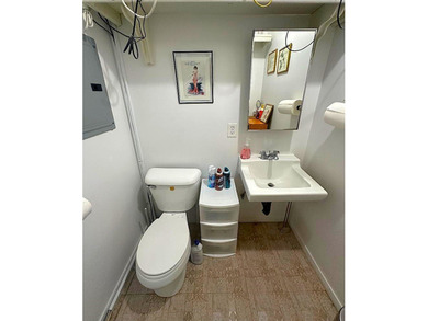 Special opportunity in the heart of Manhattan Beach. This is a - photo 20