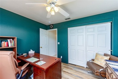 Welcome to this pristine 3BR/2BA home located on a quiet street - photo 20
