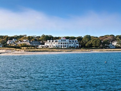 A rare and extraordinary offering, this iconic beachfront estate - photo 2