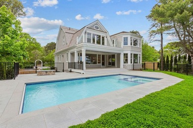 Mayflower Point, Orleans. This extraordinary waterfront estate - photo 2