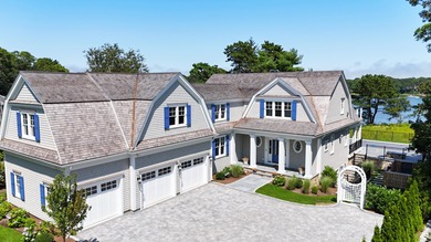 Mayflower Point, Orleans. This extraordinary waterfront estate - photo 4
