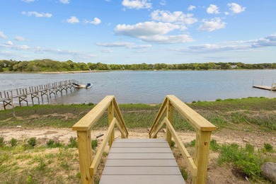Mayflower Point, Orleans. This extraordinary waterfront estate - photo 10