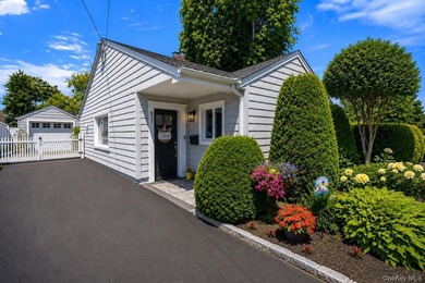 Welcome to this beautifully updated sprawling ranch in the - photo 4