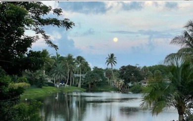 Lake Home For Sale in Boca Raton, Florida