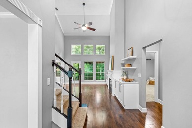 Welcome to 320 Branch Hill Park, where traditional charm meets - photo 3