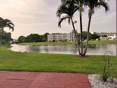 (private lake, pond, creek) Condo For Sale in Deerfield Beach Florida