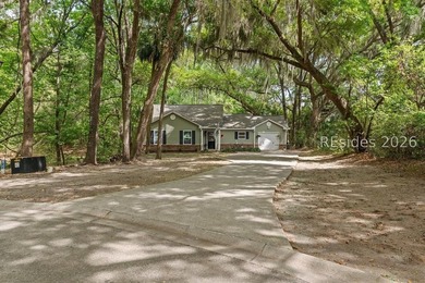 Tucked away on a private wooded setting boasting a prime lot - photo 3