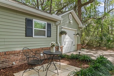 Tucked away on a private wooded setting boasting a prime lot - photo 5