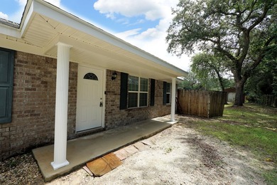 Fresh Interior Paint!! Pressure Washed!! Yard Work Done and - photo 2
